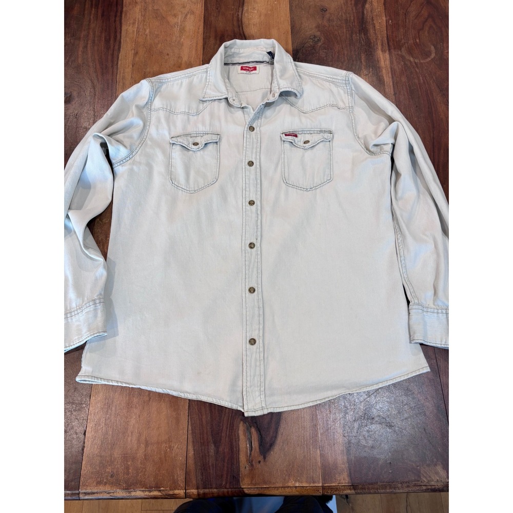vtg Wrangler western pearl snap shirt mens L light wash blue denim long sleeve